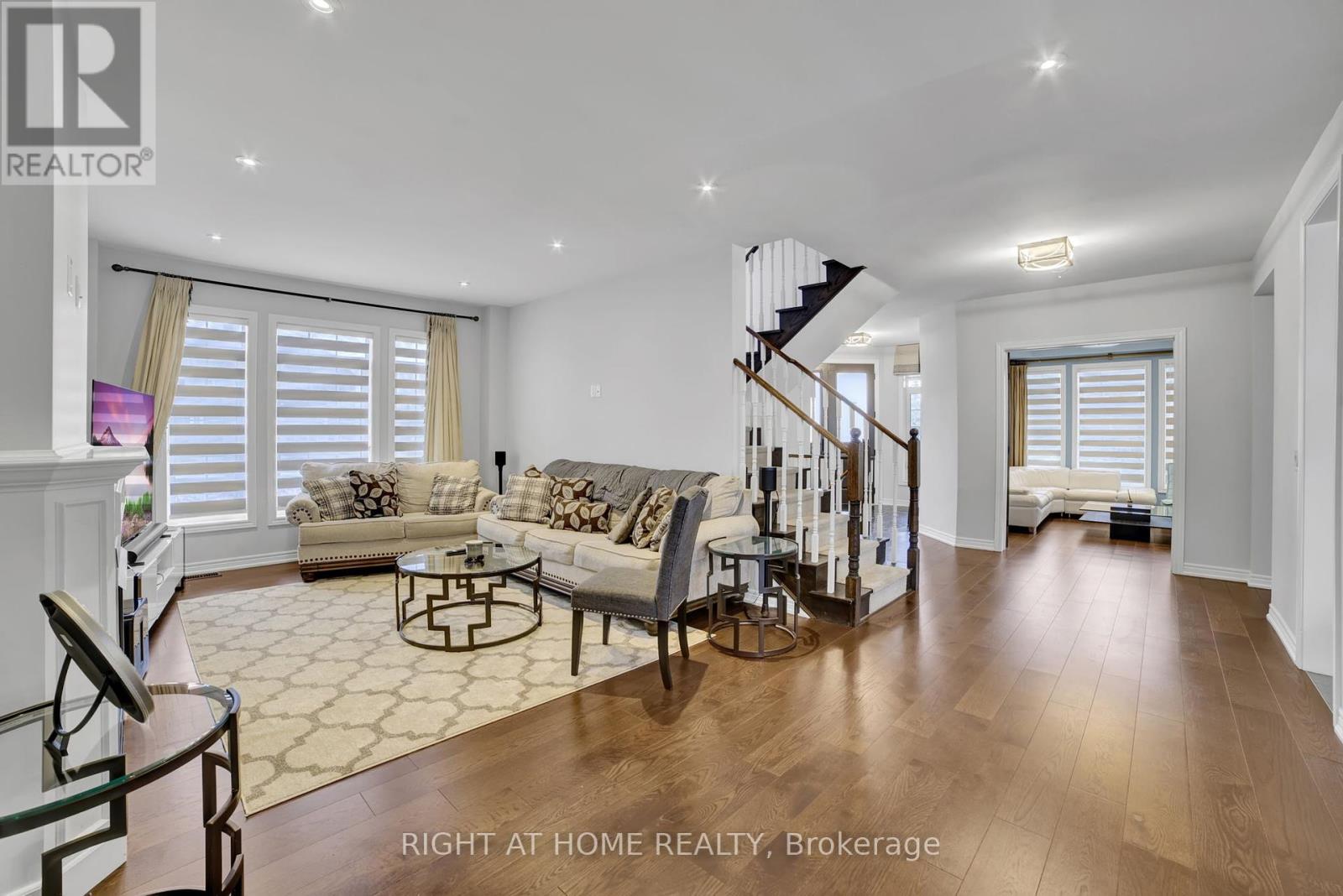 288 Raymond Road, Hamilton, Ontario  L9K 0H8 - Photo 10 - X12431415