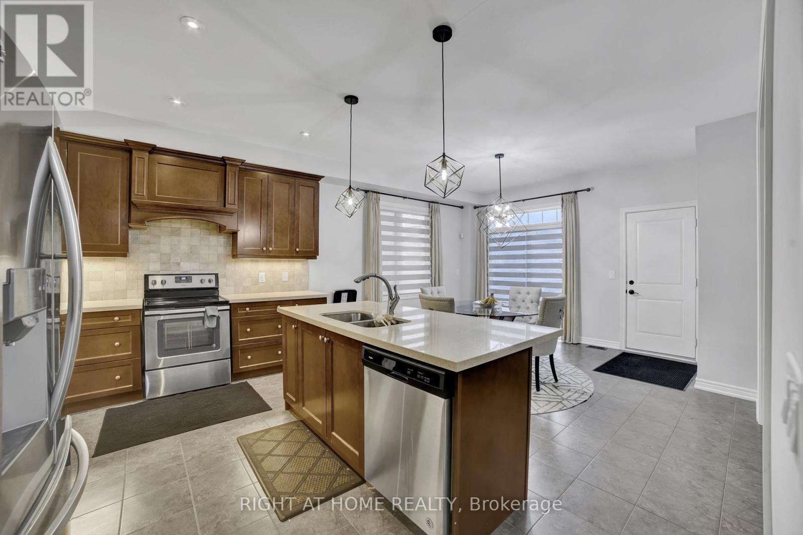288 Raymond Road, Hamilton, Ontario  L9K 0H8 - Photo 19 - X12431415