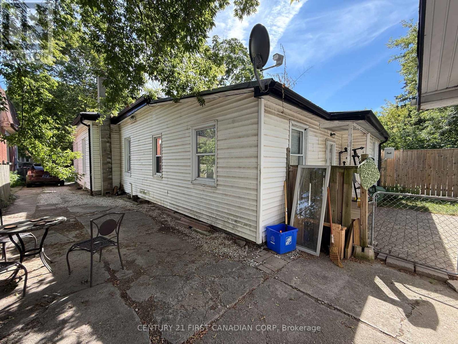 197 Clarence Street, London East, Ontario  N6B 2J8 - Photo 13 - X12427364