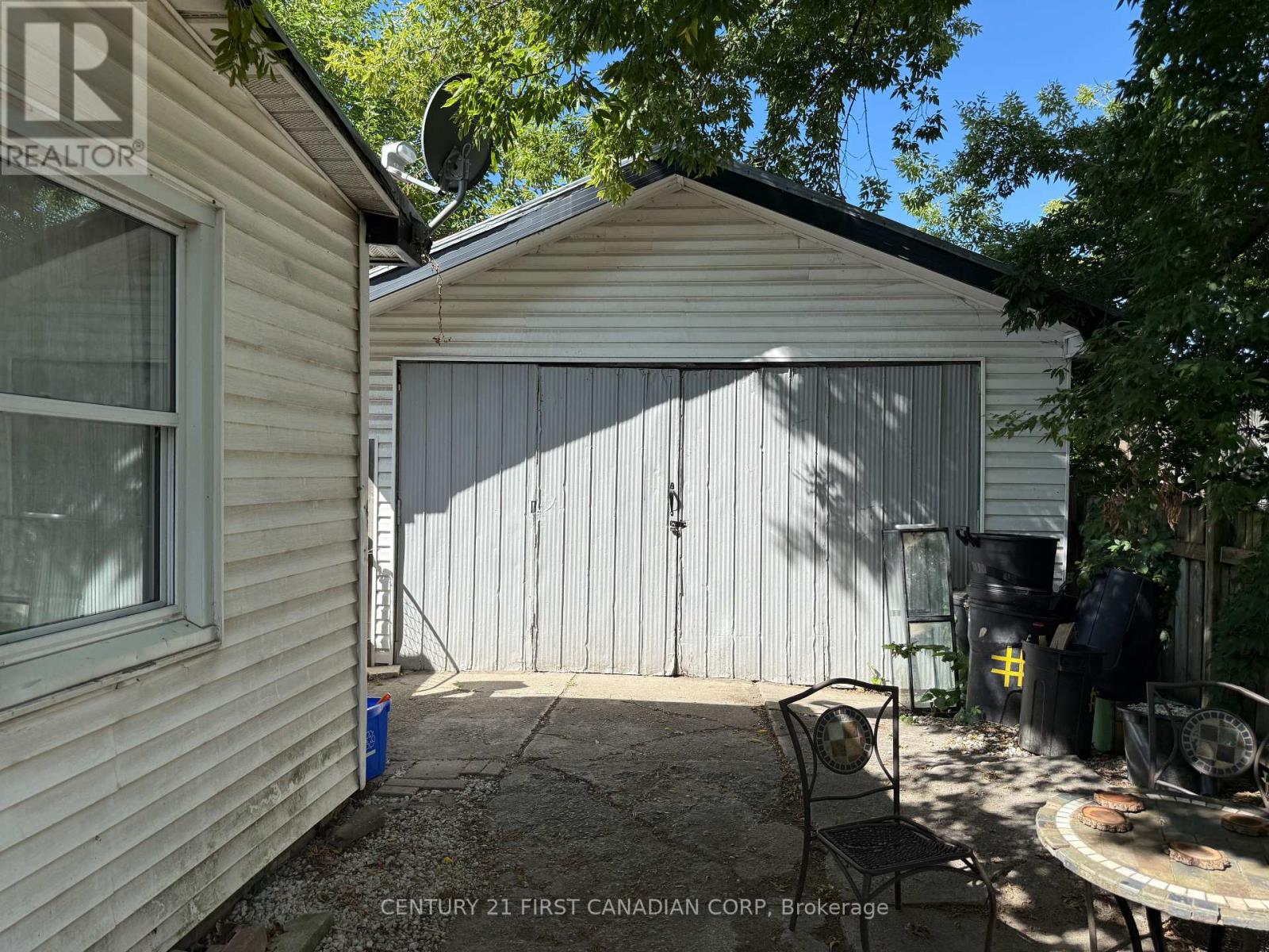 197 Clarence Street, London East, Ontario  N6B 2J8 - Photo 8 - X12427364