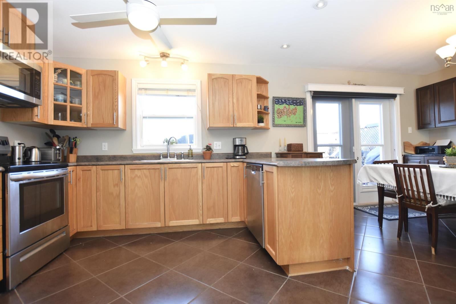 96 Heritage Hills Drive, Eastern Passage, Nova Scotia  B3G 1T4 - Photo 10 - 202524524