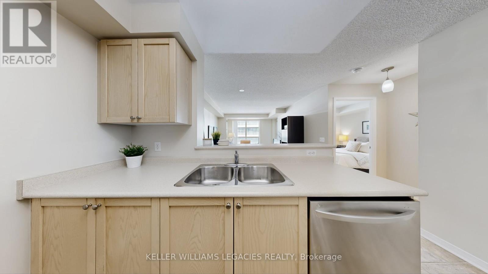 Lph01 - 28 Olive Avenue, Toronto, Ontario  M2N 7E6 - Photo 11 - C12431449