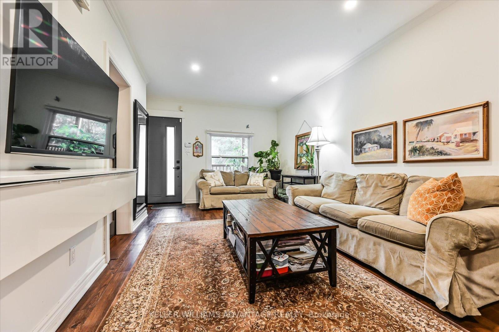 328 Cedarvale Avenue, Toronto, Ontario  M4C 4K4 - Photo 14 - E12431456