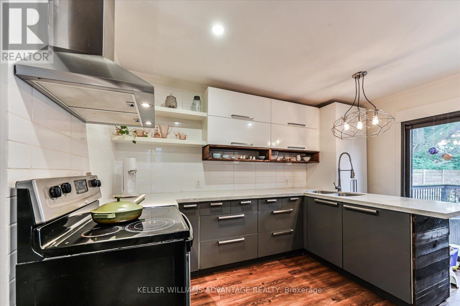 328 Cedarvale Avenue, Toronto, Ontario  M4C 4K4 - Photo 6 - E12431456