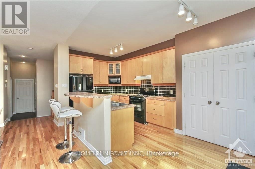 517 Devonwood Circle, Ottawa, Ontario  K1T 4E4 - Photo 11 - X12431465