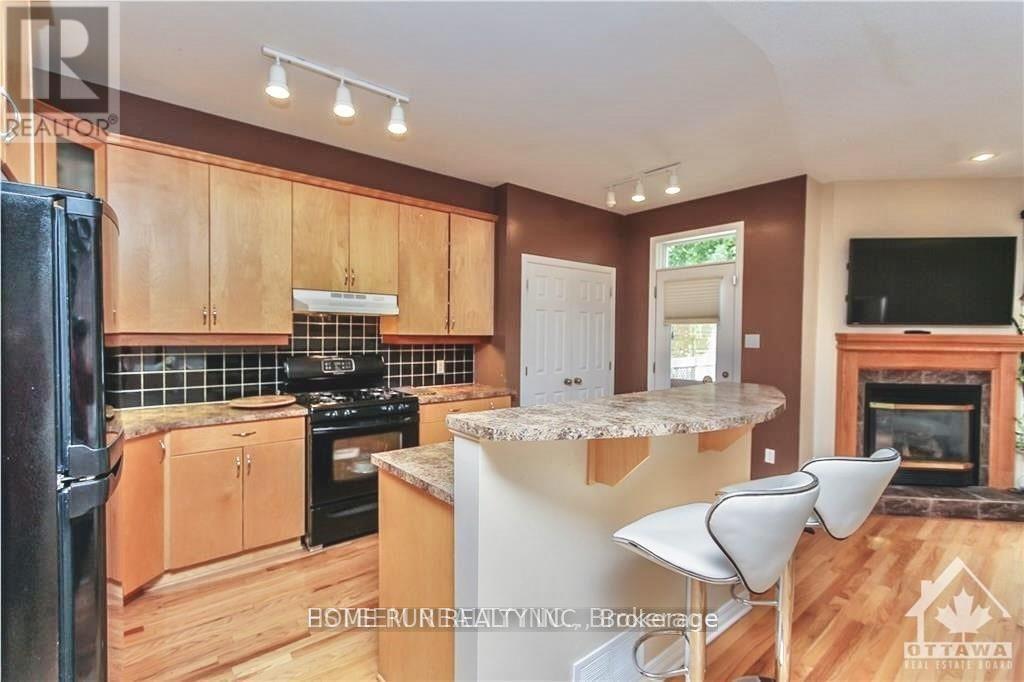 517 Devonwood Circle, Ottawa, Ontario  K1T 4E4 - Photo 12 - X12431465