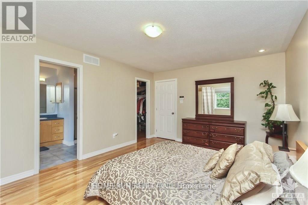 517 Devonwood Circle, Ottawa, Ontario  K1T 4E4 - Photo 18 - X12431465