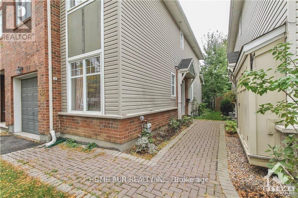 517 Devonwood Circle, Ottawa, Ontario  K1T 4E4 - Photo 2 - X12431465