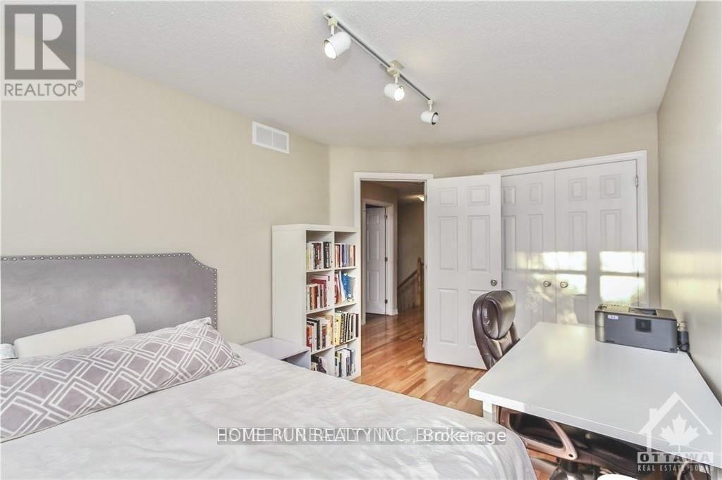 517 Devonwood Circle, Ottawa, Ontario  K1T 4E4 - Photo 24 - X12431465