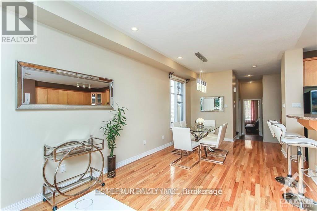 517 Devonwood Circle, Ottawa, Ontario  K1T 4E4 - Photo 7 - X12431465