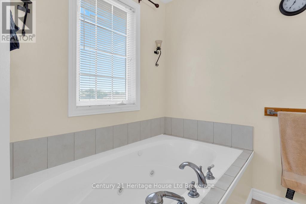 51 Barker Street, Tillsonburg, Ontario  N4G 5N7 - Photo 25 - X12431467