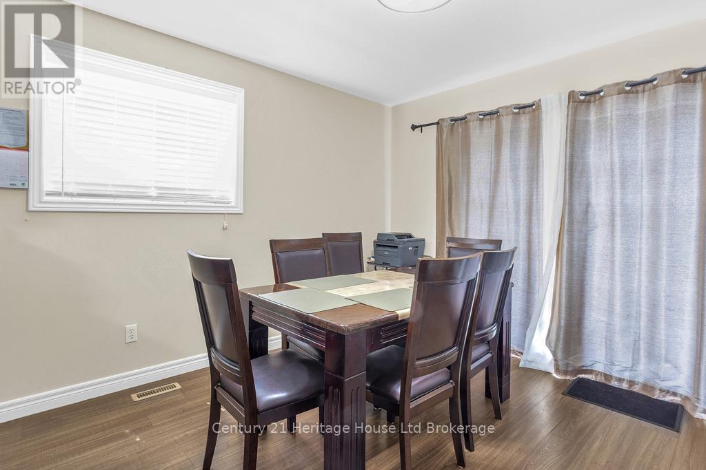 51 Barker Street, Tillsonburg, Ontario  N4G 5N7 - Photo 6 - X12431467