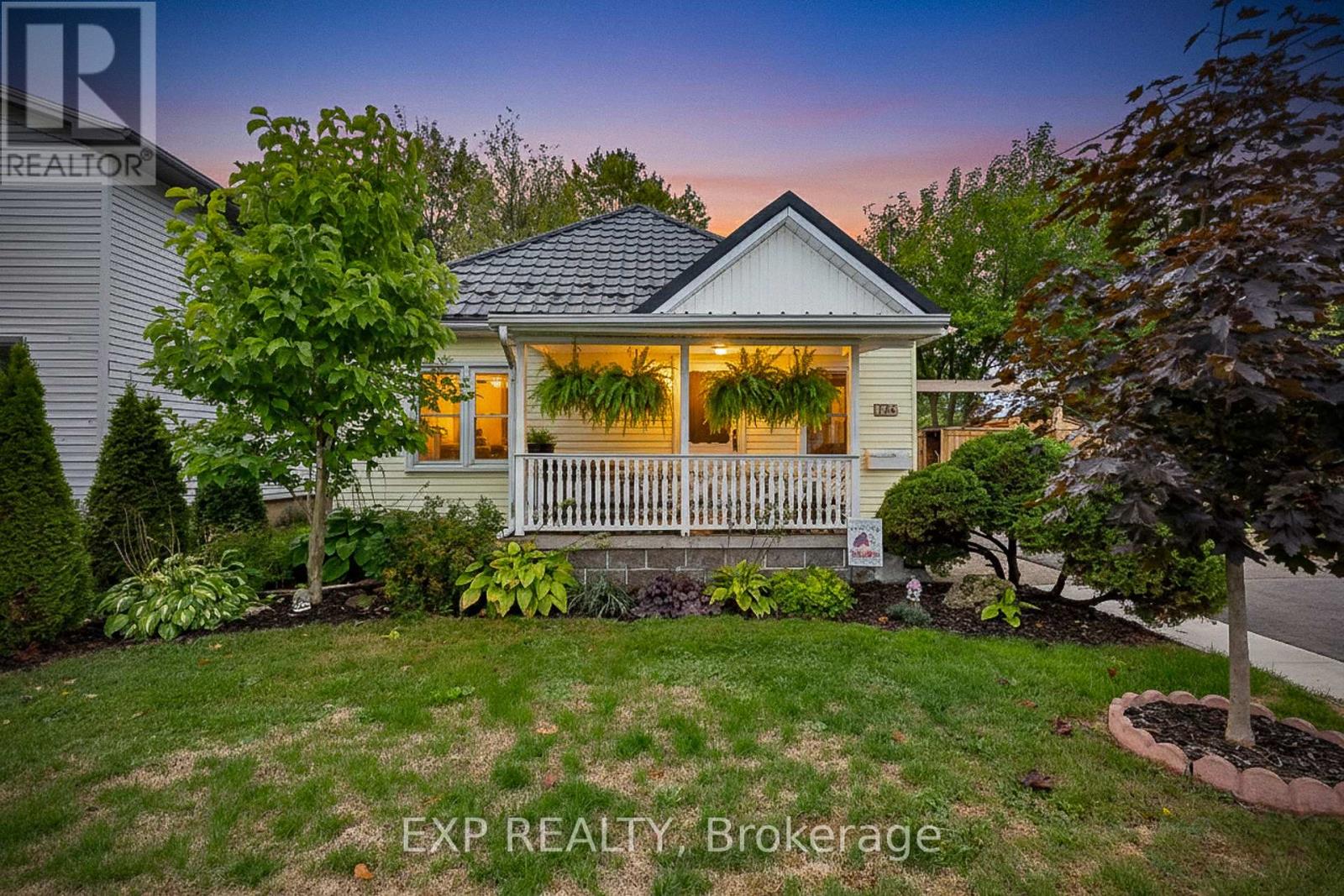 176 Idylewylde Street, Fort Erie, Ontario  L2A 2L6 - Photo 2 - X12431469
