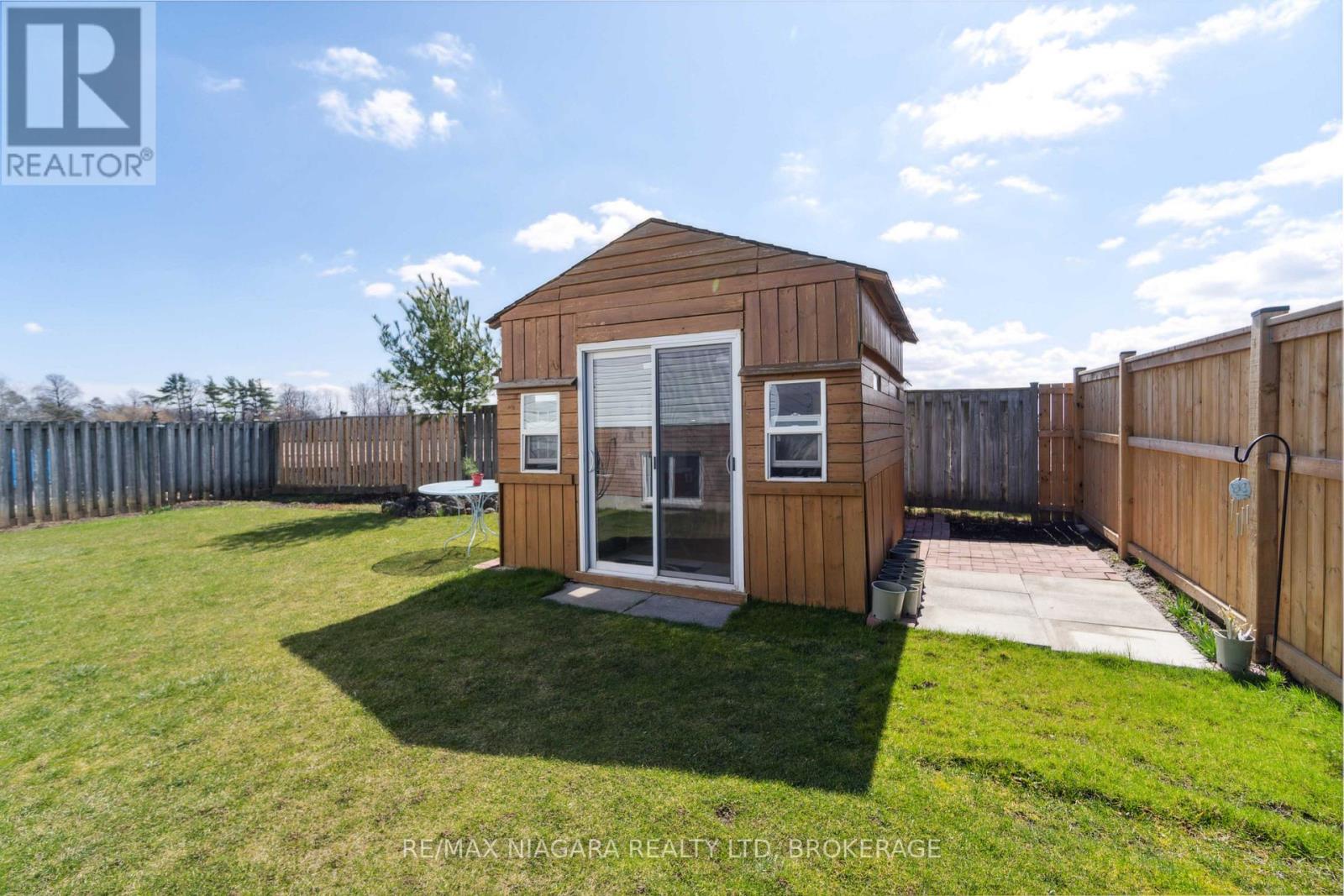 7516 Monastery Drive, Niagara Falls (Mt. Carmel), Ontario  L2H 3A7 - Photo 19 - X12431470