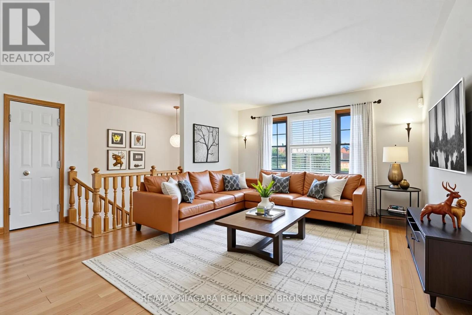 7516 Monastery Drive, Niagara Falls (Mt. Carmel), Ontario  L2H 3A7 - Photo 3 - X12431470