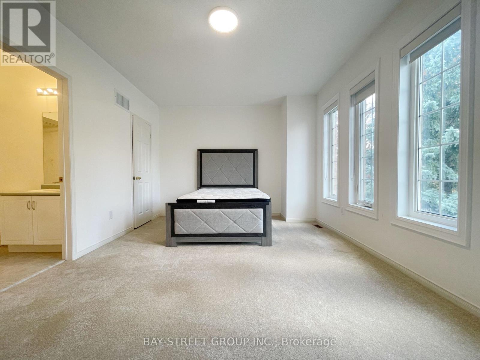 15 Futura Avenue, Richmond Hill, Ontario  L4S 1V2 - Photo 14 - N12431433