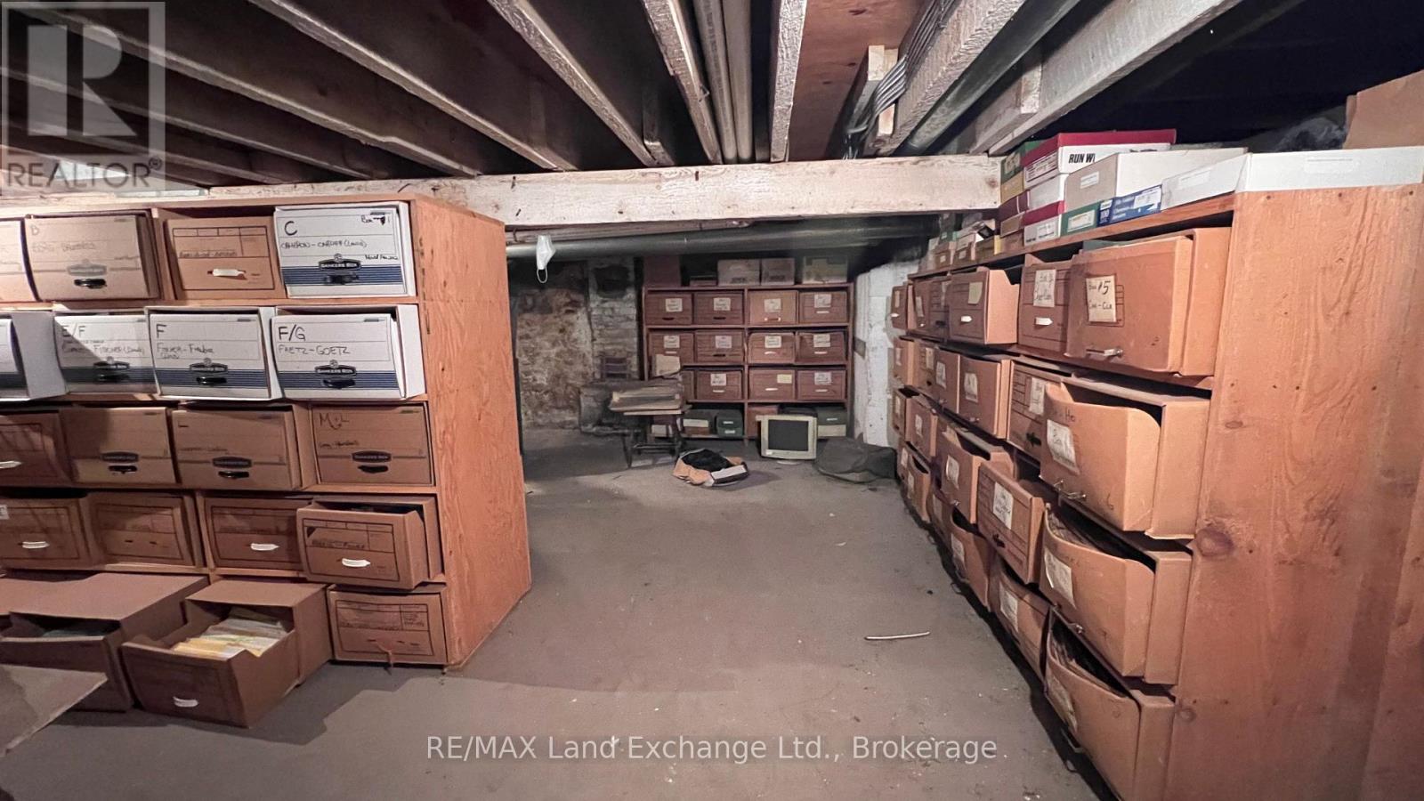 570 Turnberry Street, Huron East, Ontario  N0G 1H0 - Photo 13 - X12425537