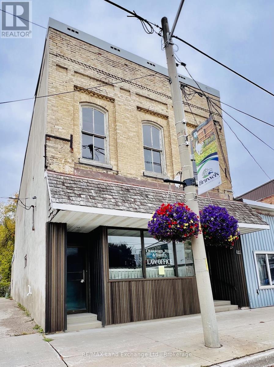 570 Turnberry Street, Huron East, Ontario  N0G 1H0 - Photo 3 - X12425537