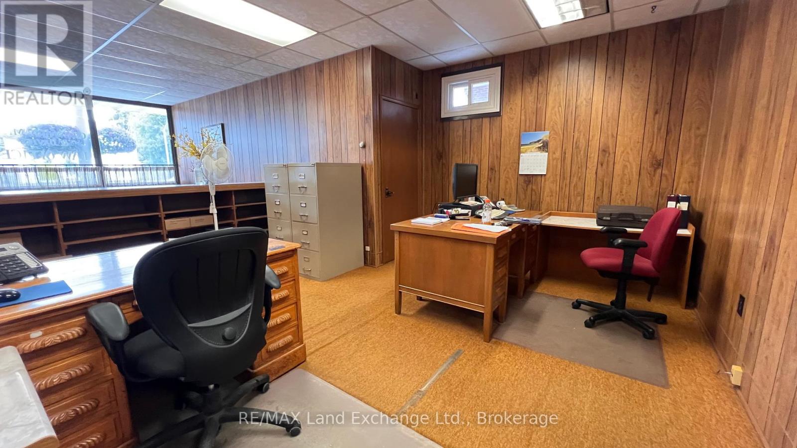 570 Turnberry Street, Huron East, Ontario  N0G 1H0 - Photo 9 - X12425537