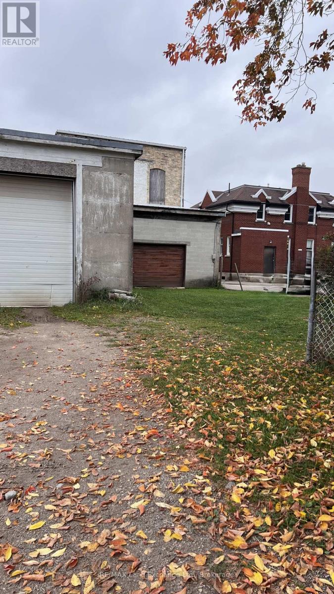 570 Turnberry Street, Huron East, Ontario  N0G 1H0 - Photo 4 - X12425537