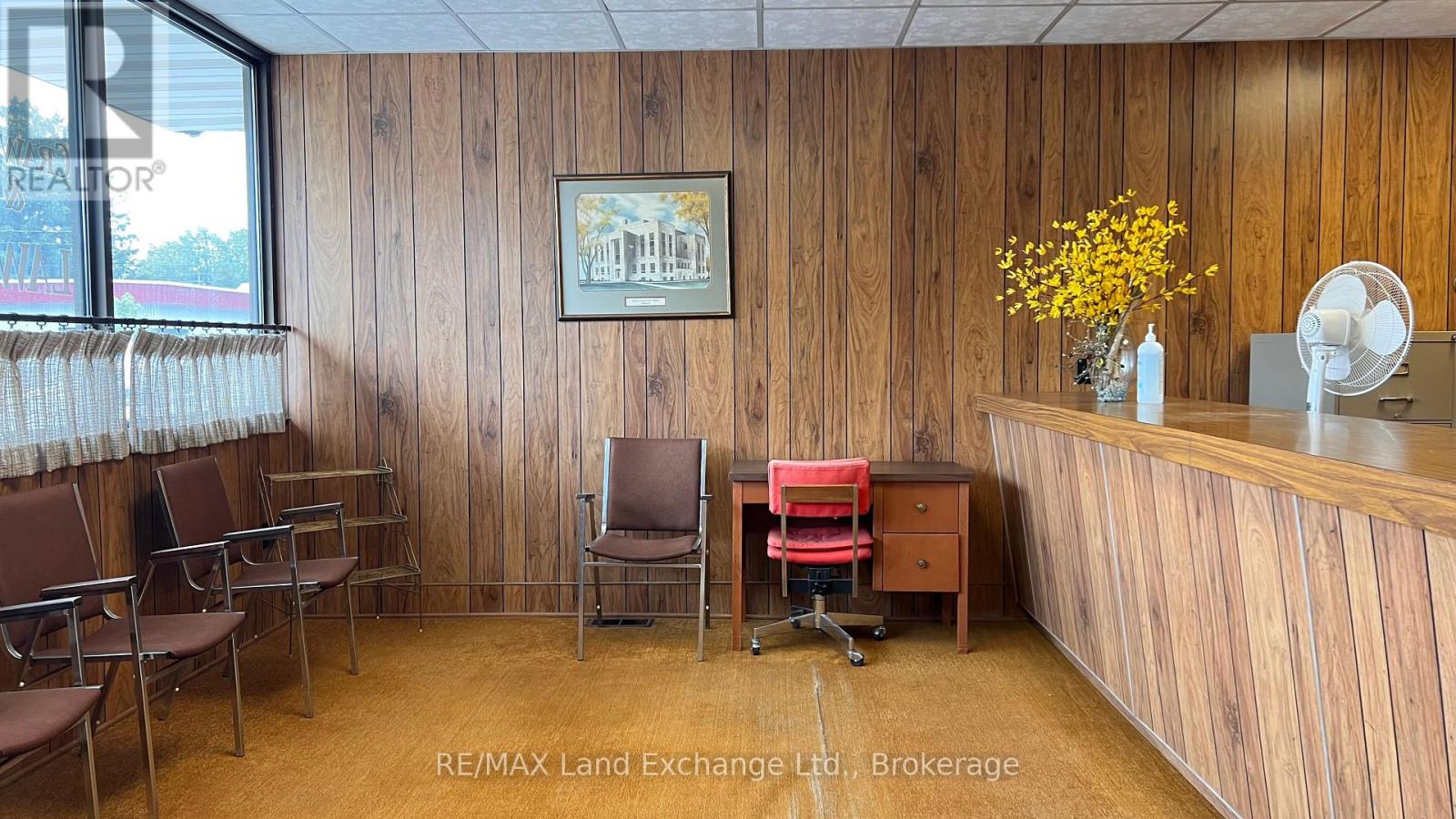 570 Turnberry Street, Huron East, Ontario  N0G 1H0 - Photo 6 - X12425537