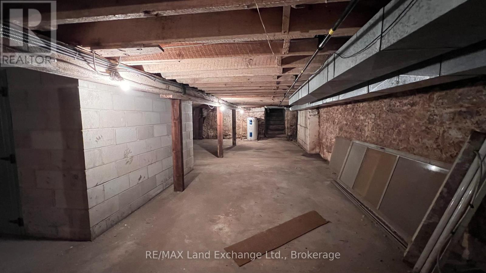 570 Turnberry Street, Huron East, Ontario  N0G 1H0 - Photo 15 - X12425537