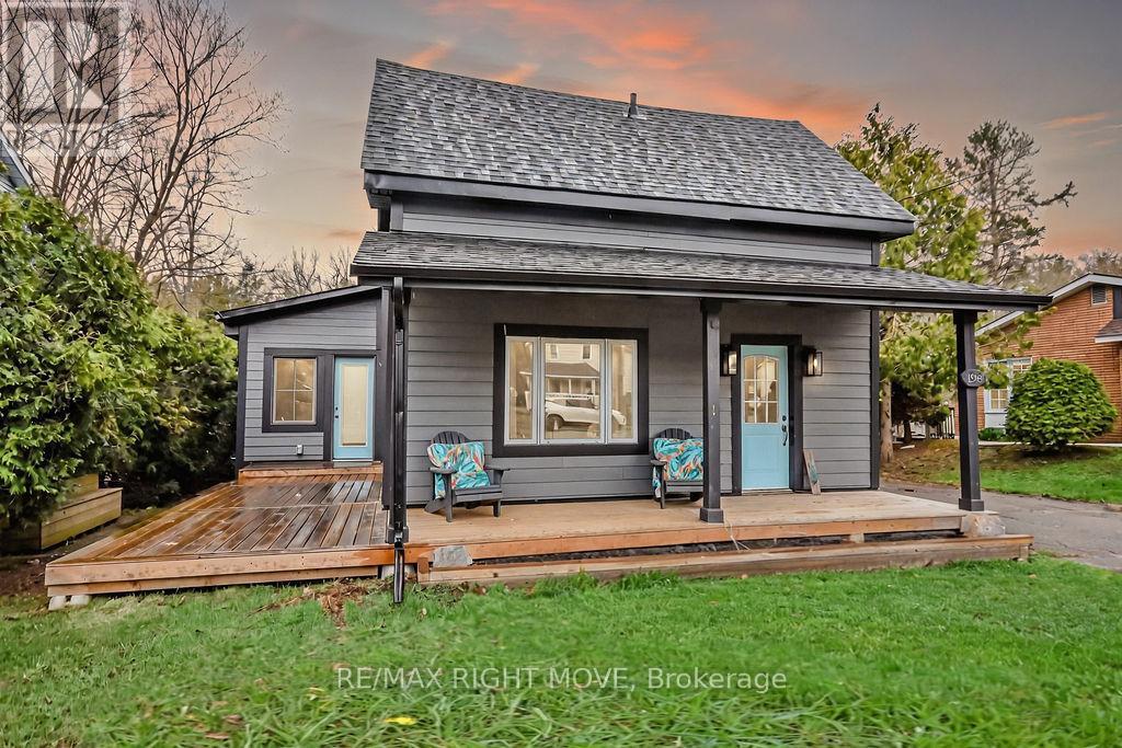 198 Woodchester Avenue, Bracebridge, Ontario  P1L 1H8 - Photo 1 - X12431447