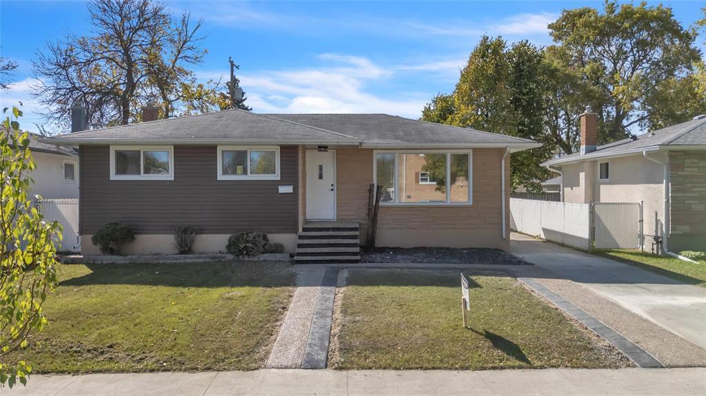 498 Edison Avenue, Winnipeg, Manitoba  R2G 0M4 - Photo 0 - 202525342