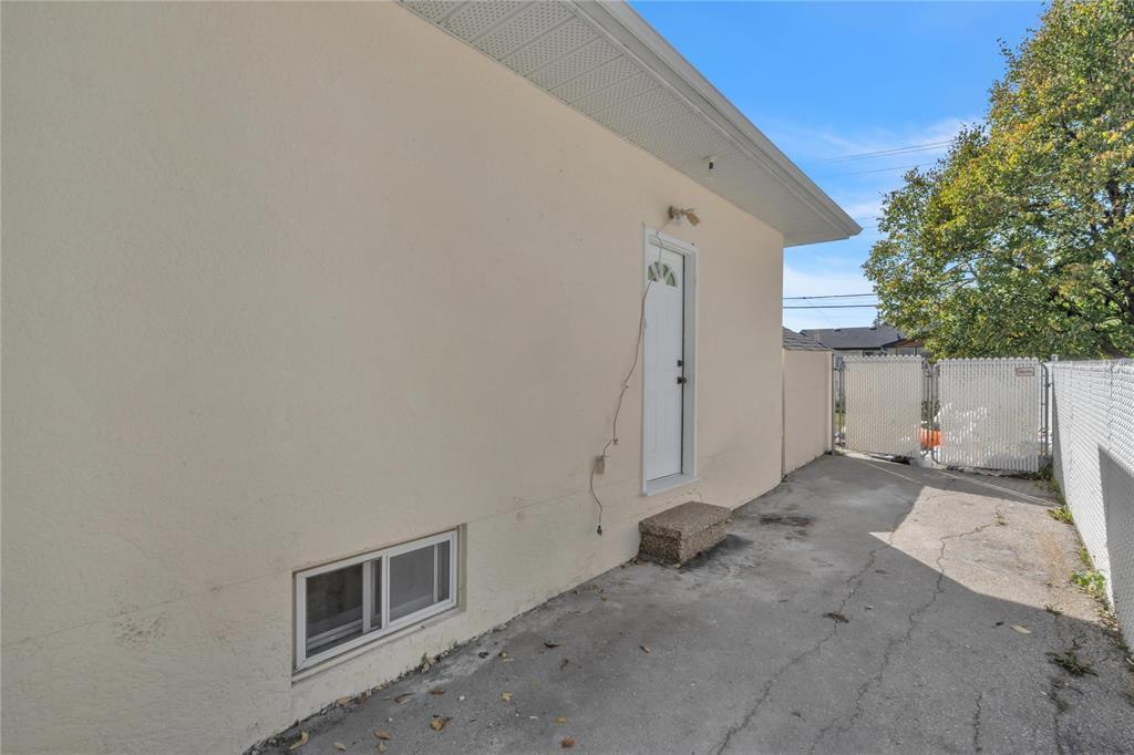 498 Edison Avenue, Winnipeg, Manitoba  R2G 0M4 - Photo 35 - 202525342