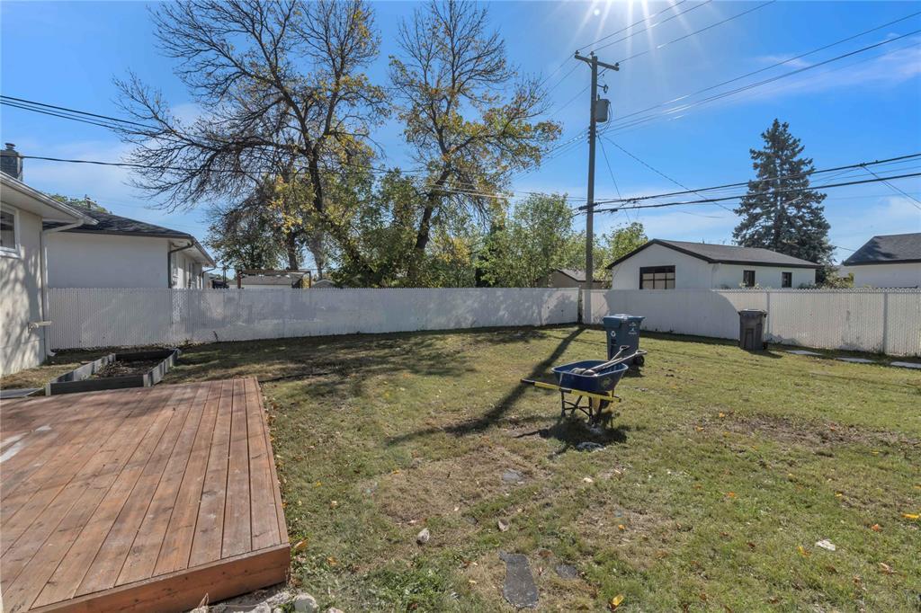 498 Edison Avenue, Winnipeg, Manitoba  R2G 0M4 - Photo 36 - 202525342