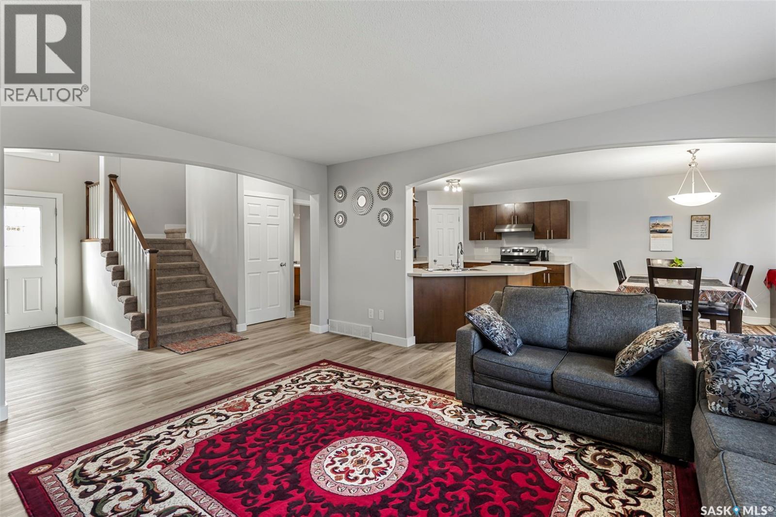 127 Dulmage Crescent, Saskatoon, Saskatchewan  S7T 0C7 - Photo 5 - SK019563
