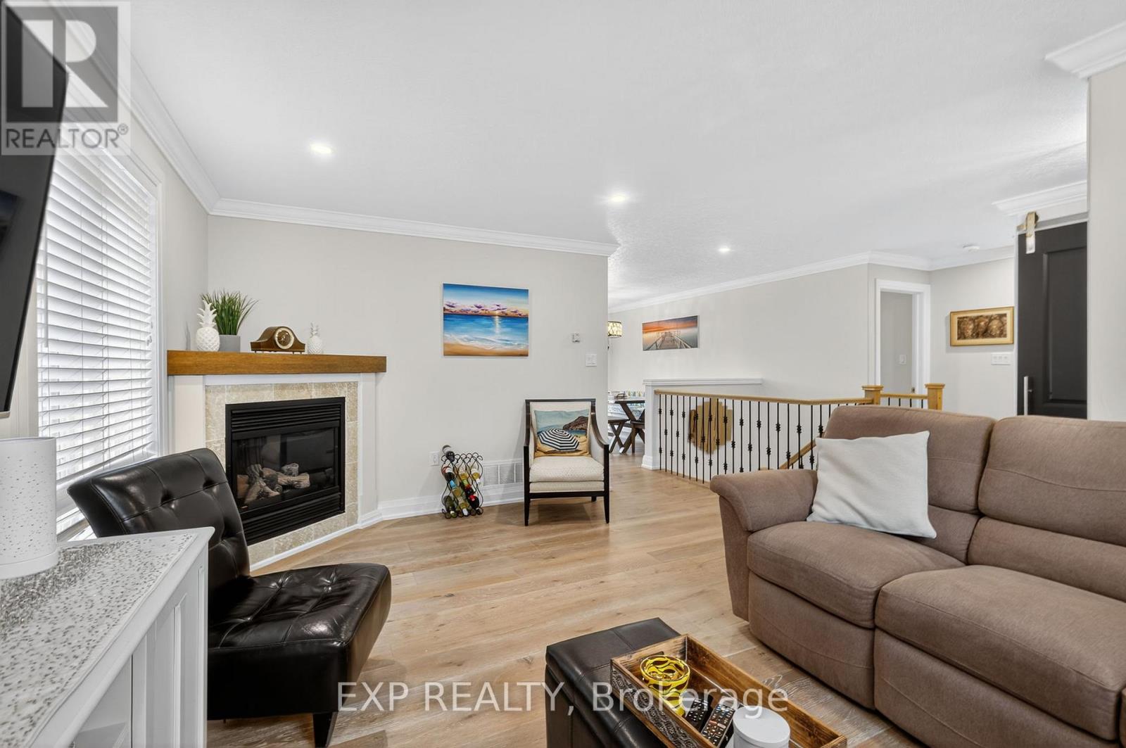 7 Pacific Avenue, Barrie, Ontario  L4M 7E7 - Photo 9 - S12427688