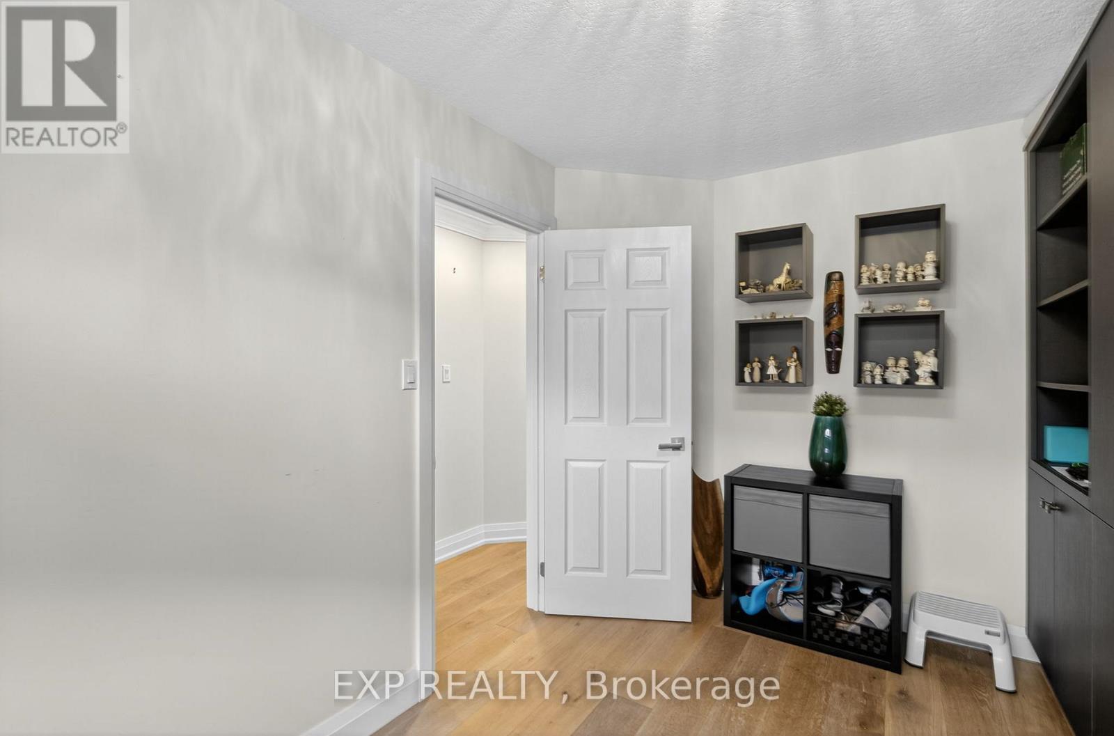 7 Pacific Avenue, Barrie, Ontario  L4M 7E7 - Photo 22 - S12427688