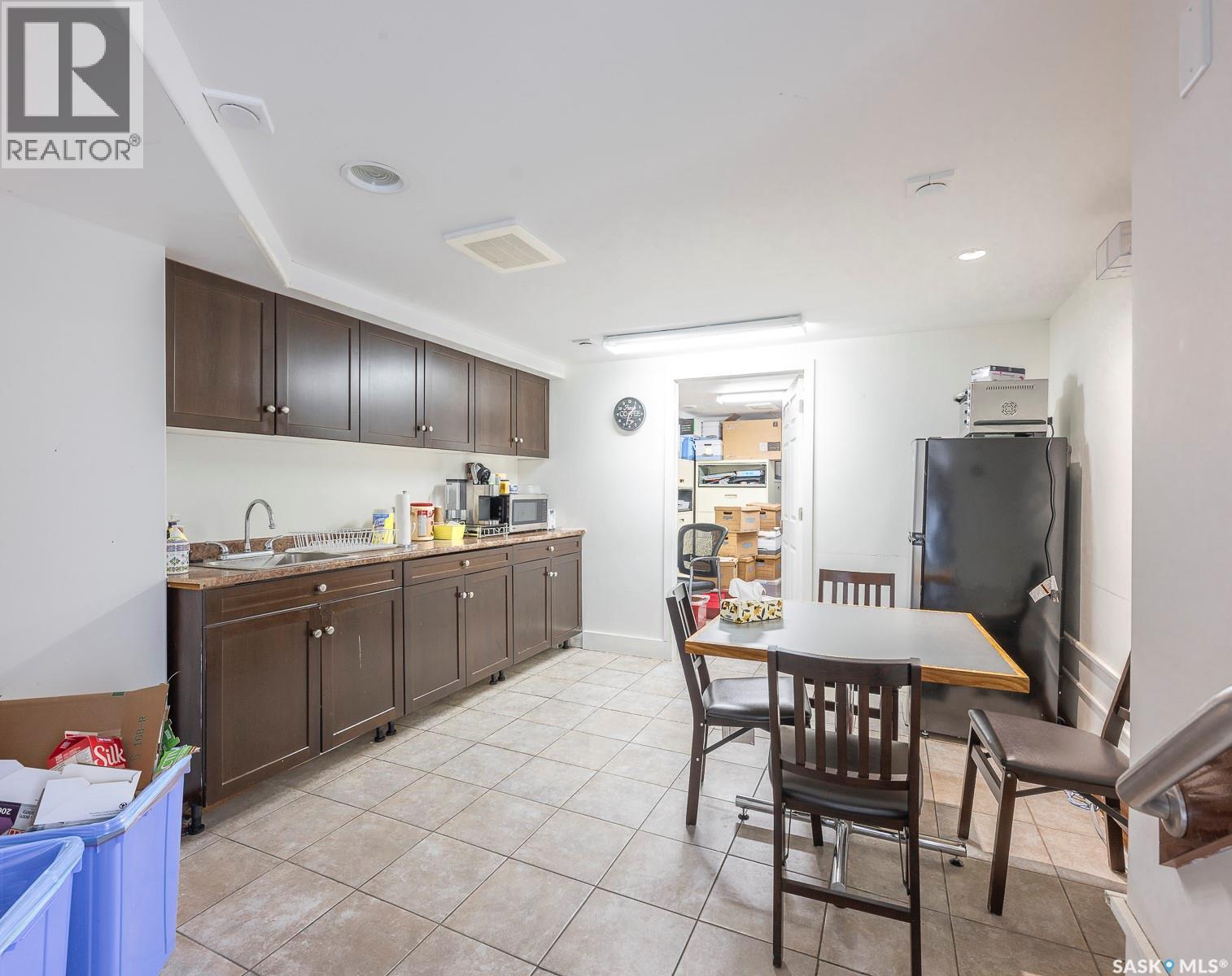 2445 Broad Street, Regina, Saskatchewan  S4P 0C7 - Photo 45 - SK993975