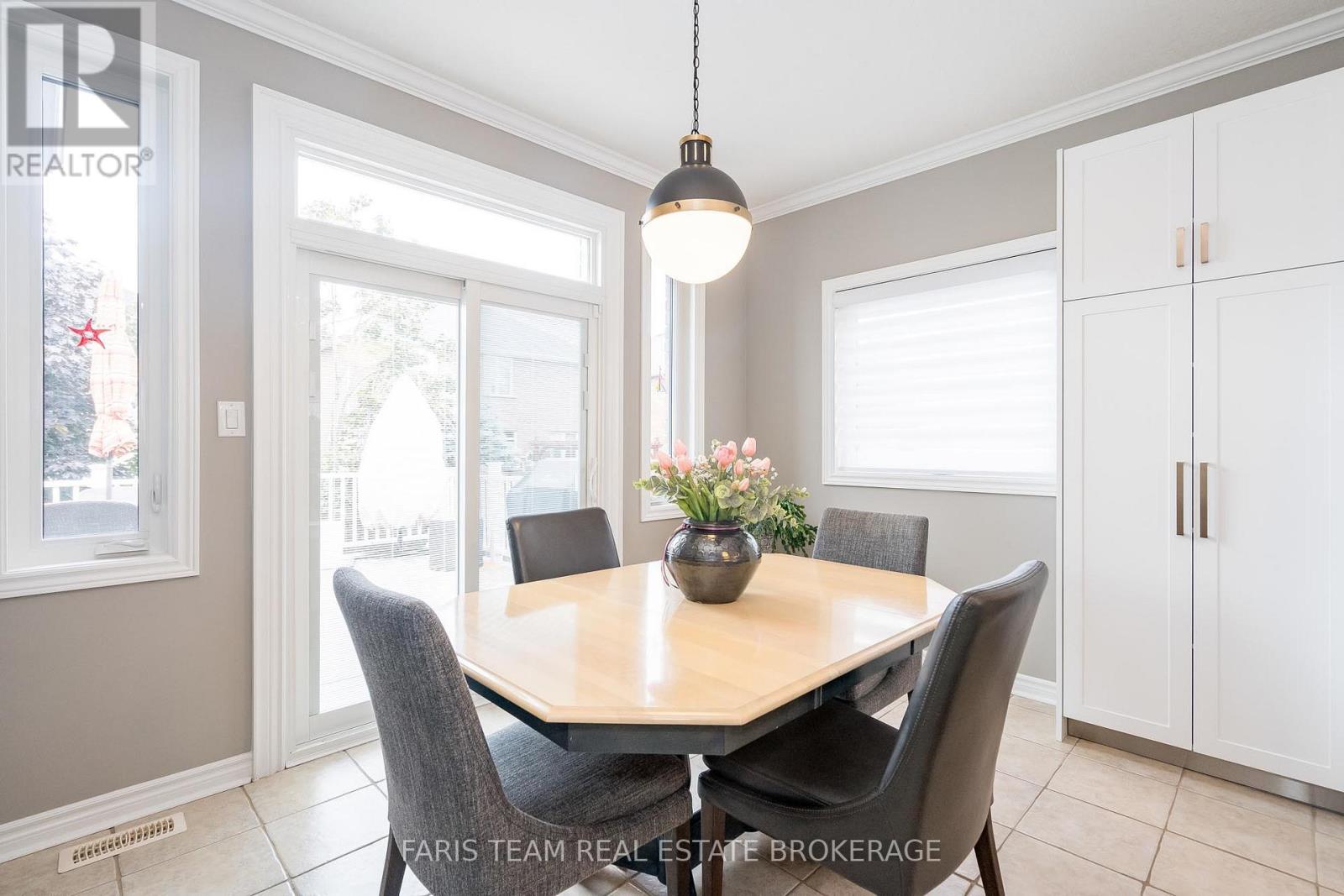 135 Sandringham Drive, Barrie, Ontario  L4N 0Y9 - Photo 11 - S12431464