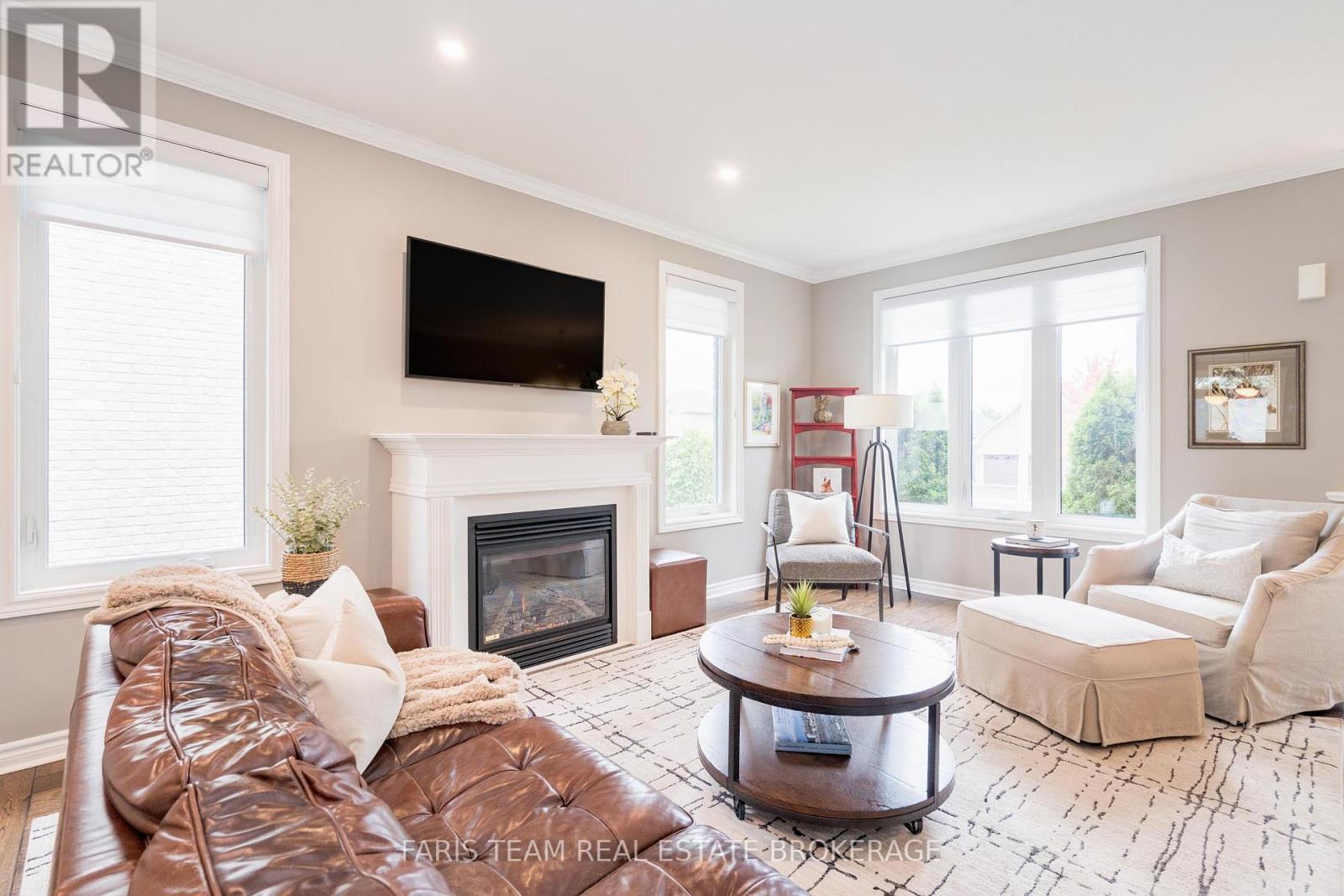 135 Sandringham Drive, Barrie, Ontario  L4N 0Y9 - Photo 13 - S12431464