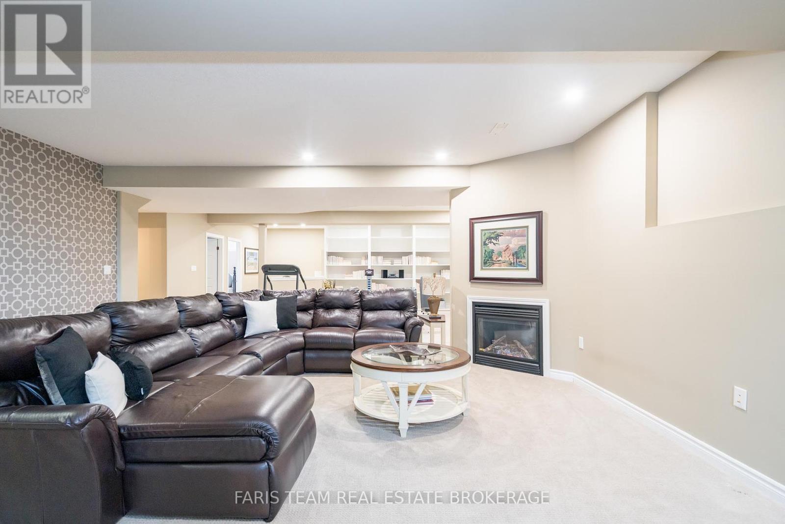 135 Sandringham Drive, Barrie, Ontario  L4N 0Y9 - Photo 24 - S12431464