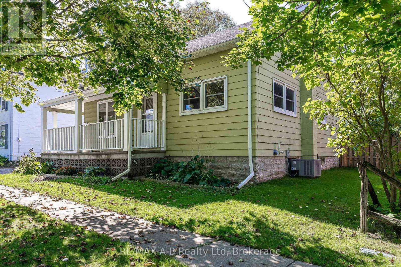 146 Church Street N, St. Marys, Ontario  N4X 1A0 - Photo 3 - X12431498