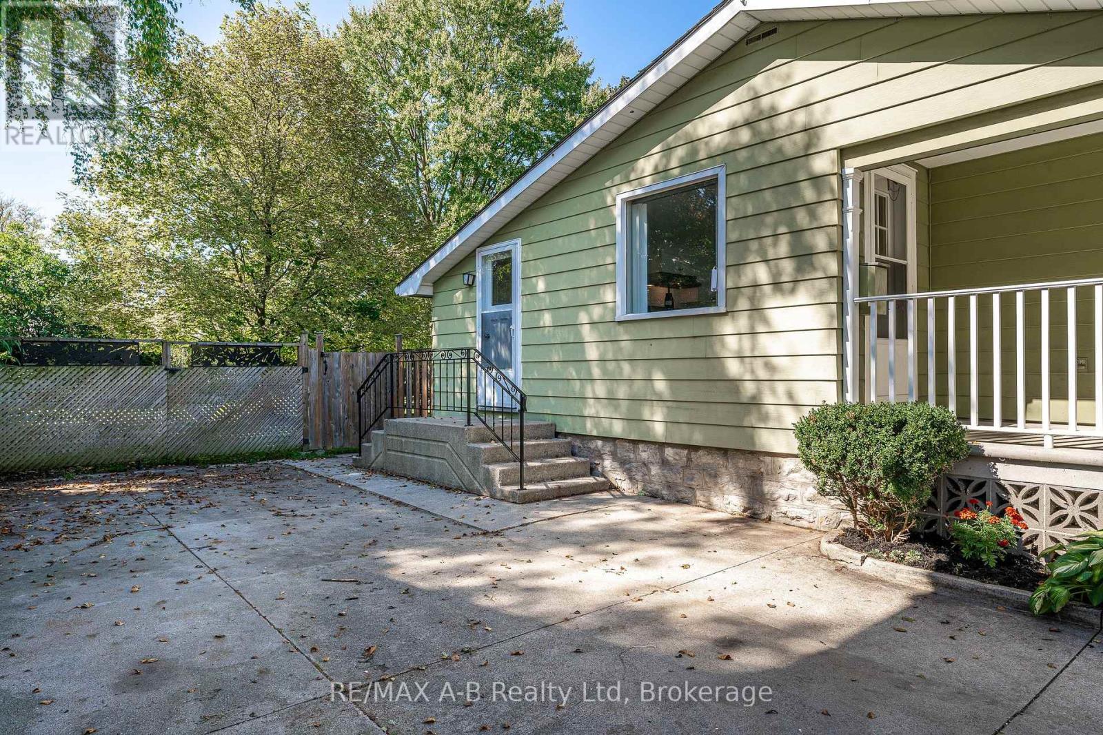 146 Church Street N, St. Marys, Ontario  N4X 1A0 - Photo 6 - X12431498