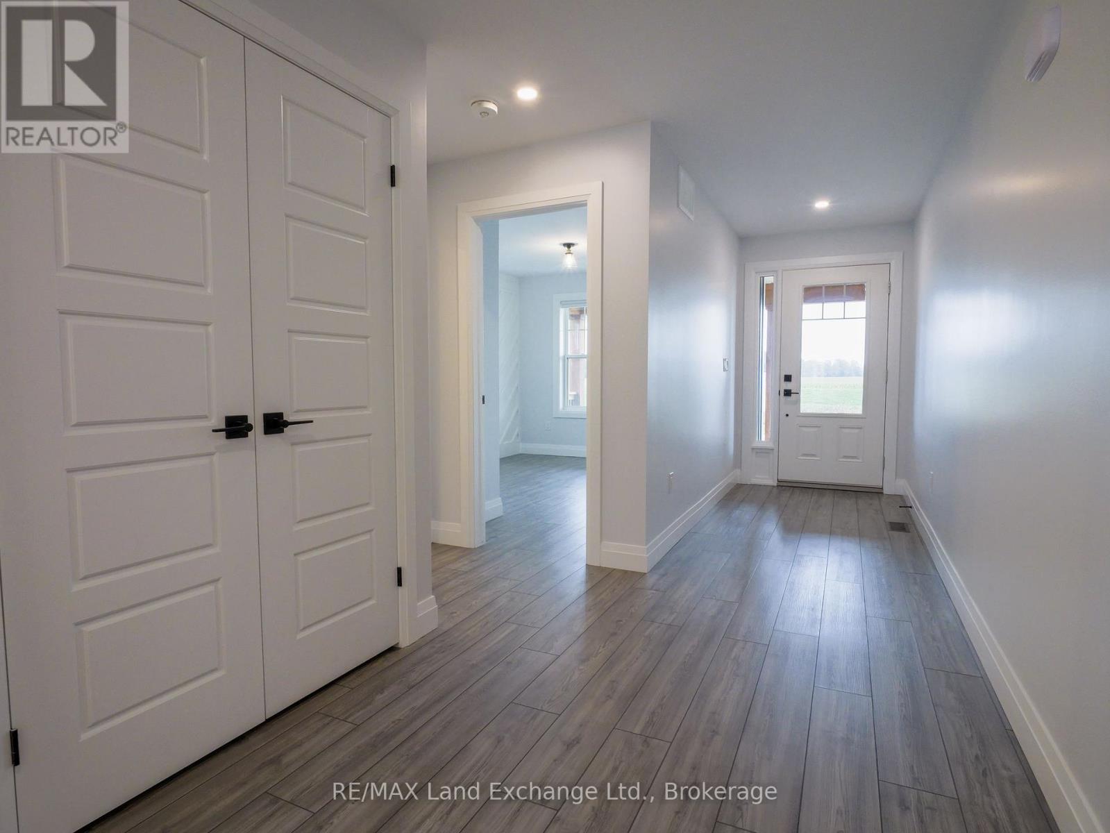 62 Eagle Court, Saugeen Shores, Ontario  N0H 2C3 - Photo 12 - X12431513