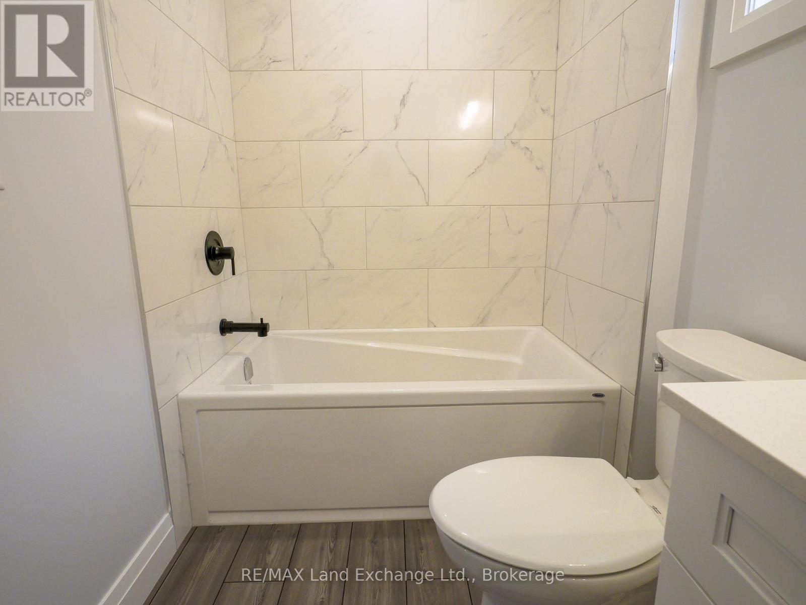 62 Eagle Court, Saugeen Shores, Ontario  N0H 2C3 - Photo 13 - X12431513