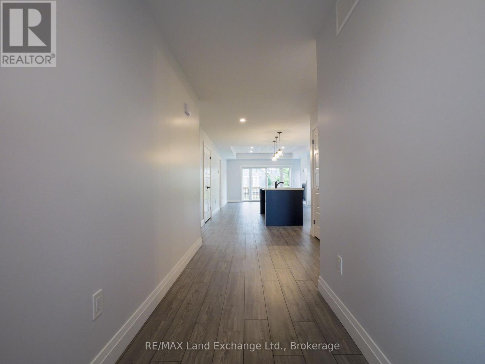 62 Eagle Court, Saugeen Shores, Ontario  N0H 2C3 - Photo 15 - X12431513