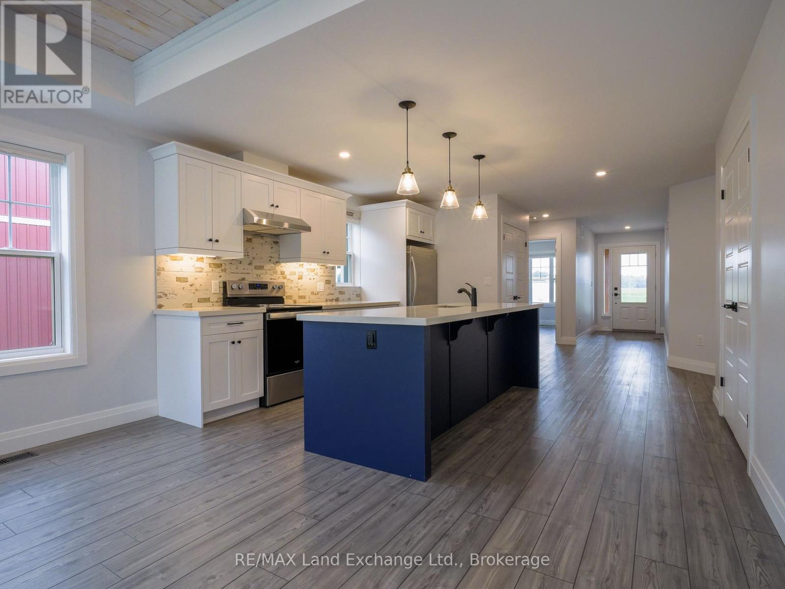 62 Eagle Court, Saugeen Shores, Ontario  N0H 2C3 - Photo 18 - X12431513