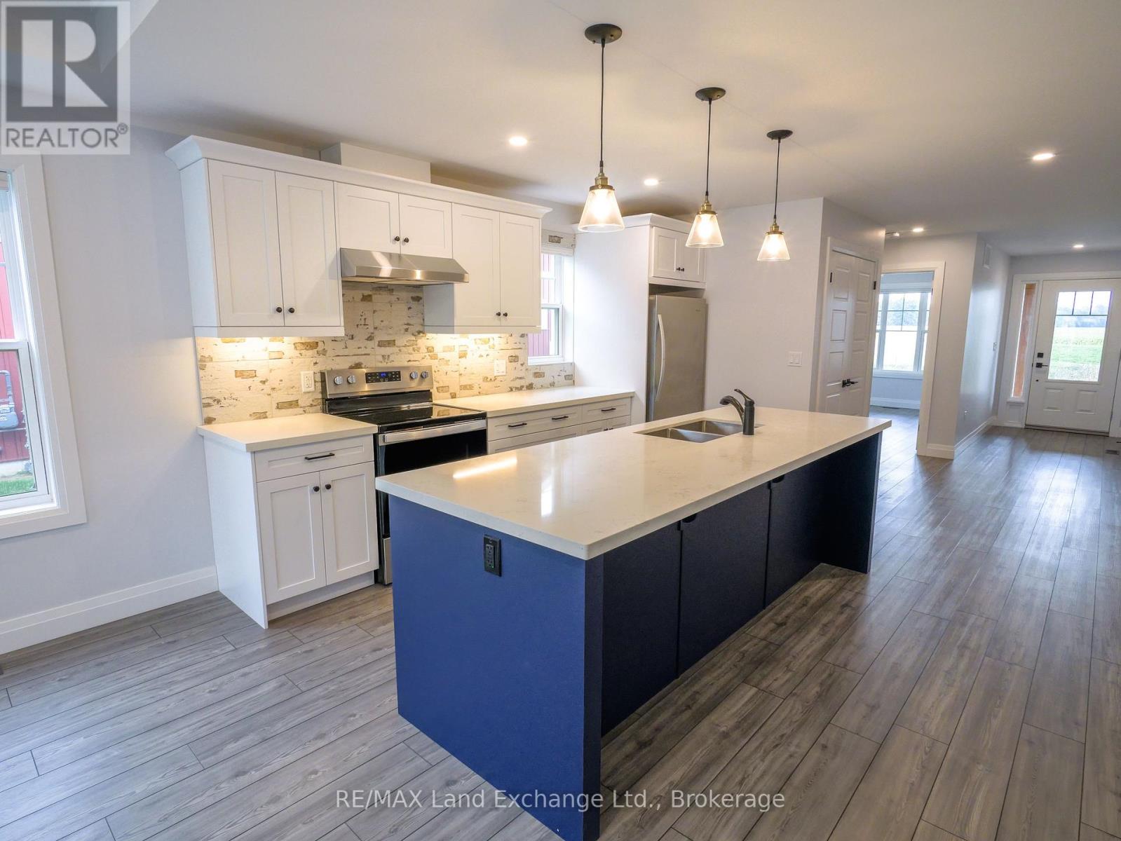62 Eagle Court, Saugeen Shores, Ontario  N0H 2C3 - Photo 21 - X12431513