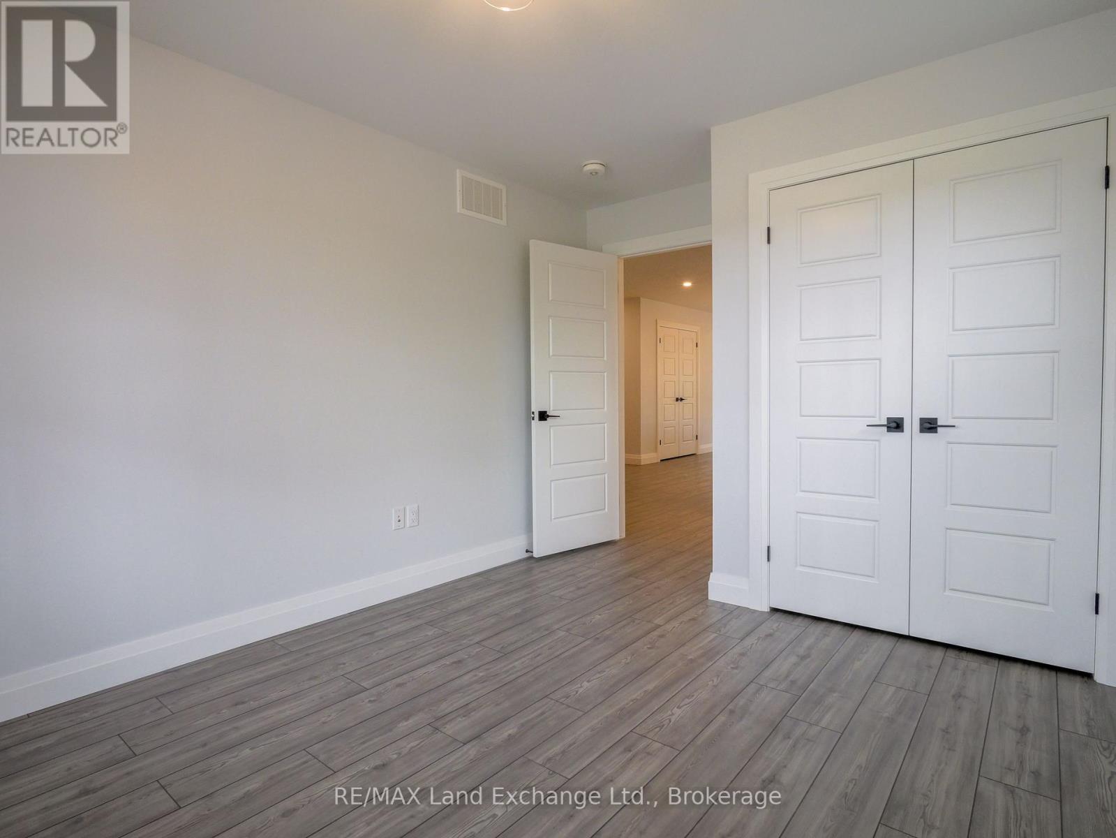 62 Eagle Court, Saugeen Shores, Ontario  N0H 2C3 - Photo 28 - X12431513