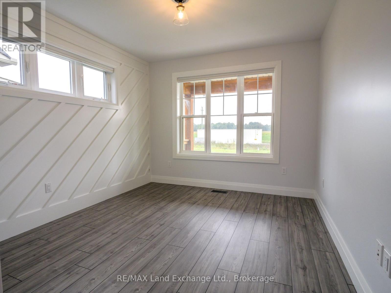 62 Eagle Court, Saugeen Shores, Ontario  N0H 2C3 - Photo 30 - X12431513