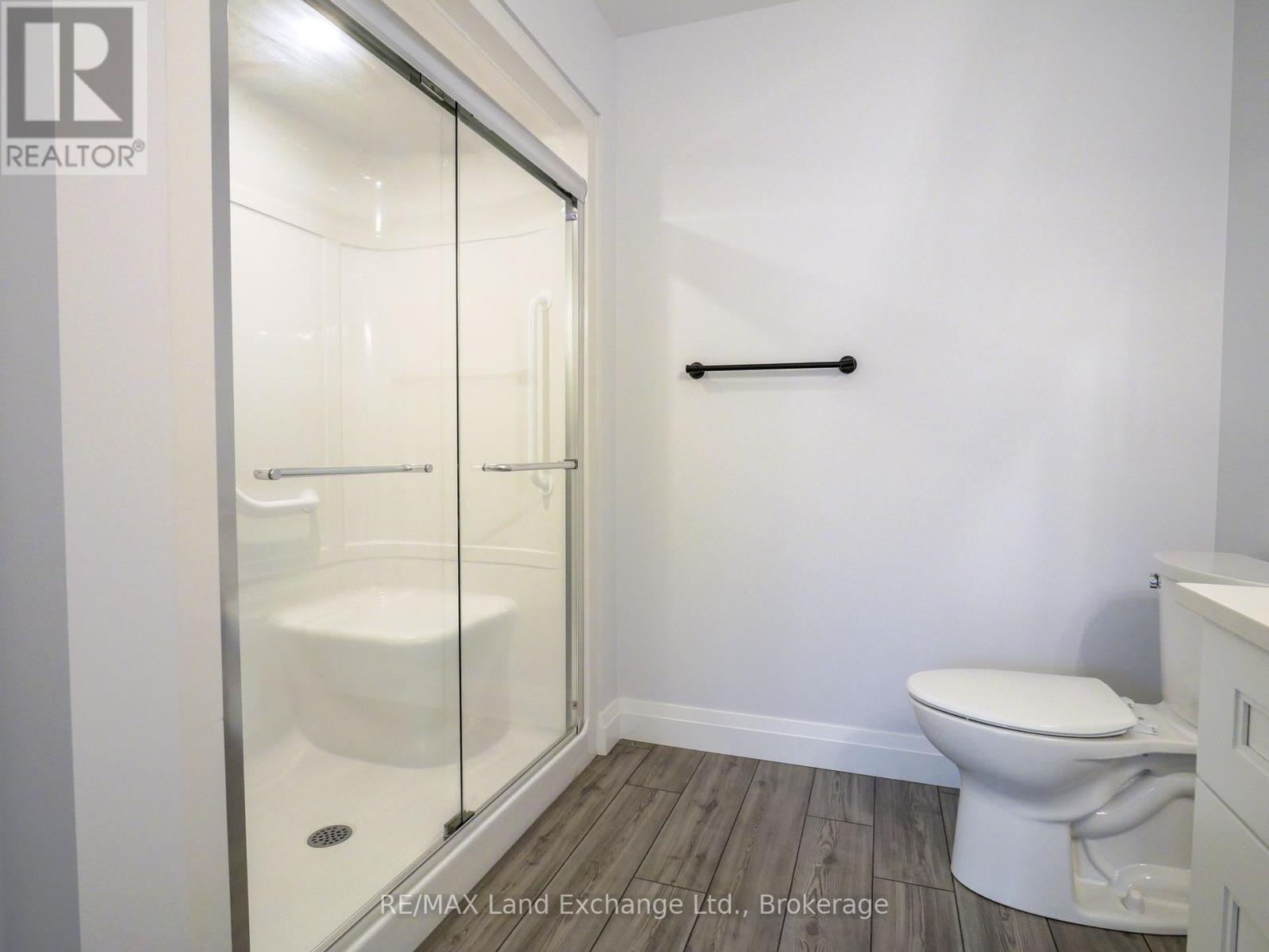 62 Eagle Court, Saugeen Shores, Ontario  N0H 2C3 - Photo 32 - X12431513