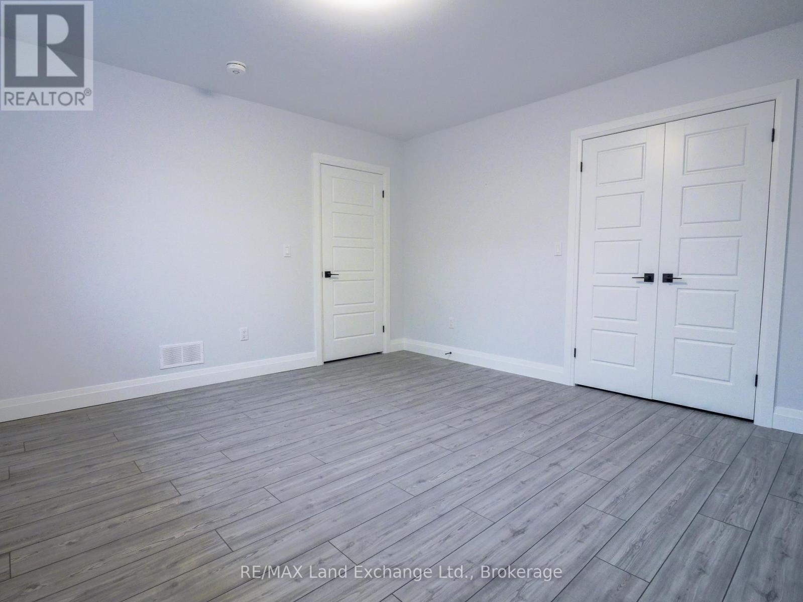 62 Eagle Court, Saugeen Shores, Ontario  N0H 2C3 - Photo 42 - X12431513