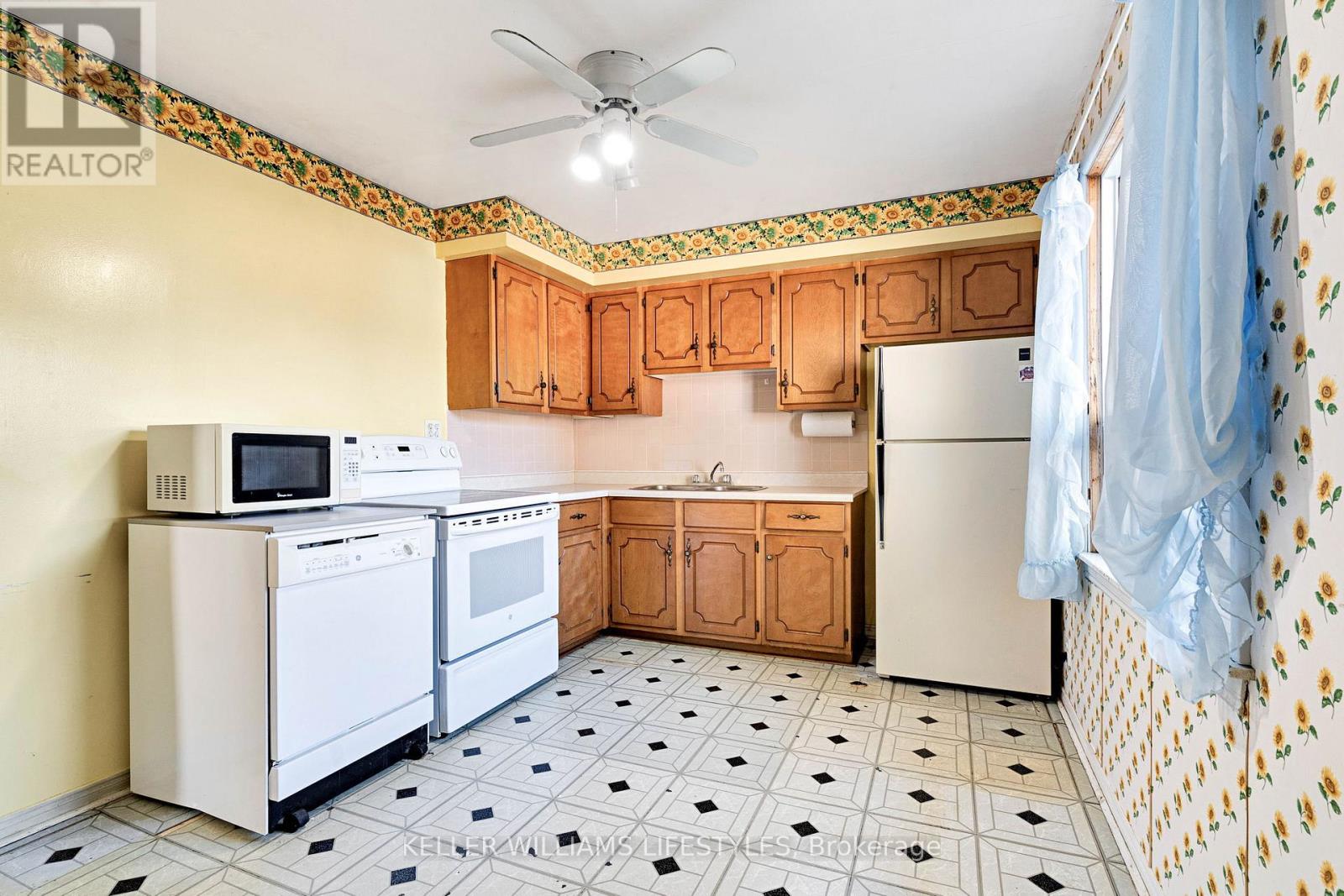 93 Dillabough Street, London East, Ontario  N5Z 2B9 - Photo 14 - X12431473