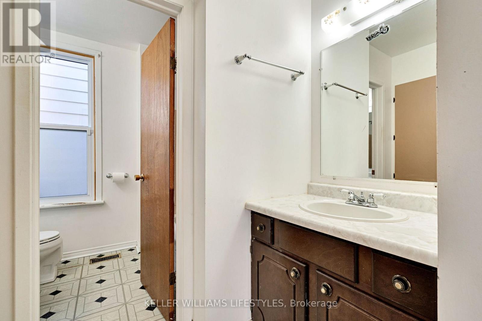 93 Dillabough Street, London East, Ontario  N5Z 2B9 - Photo 24 - X12431473